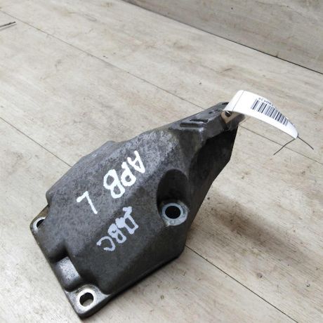 kronstein-dvigatelia-levyi-audi-a6-c5-27-biturbo-apb-art-29526-big-1