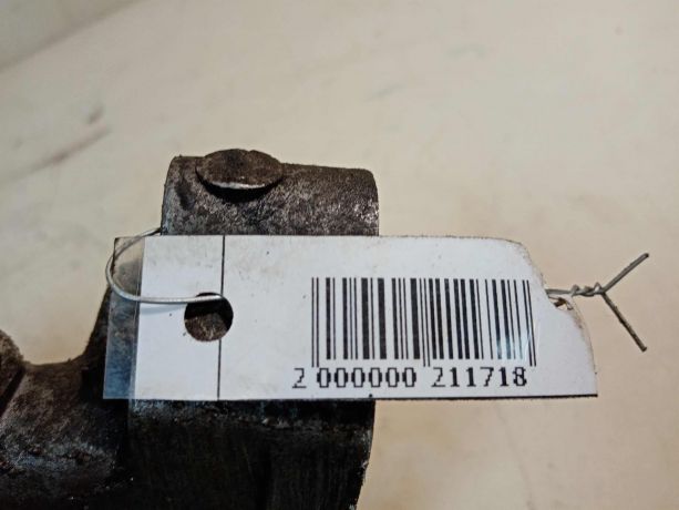kronstein-maslianogo-filtra-volkswagen-passat-b4-b3-volkswagen-golf-3-volkswagen-vento-art-30145-big-1