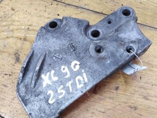 kronstein-krepleniia-volvo-xc90-dvigatel-art-30283