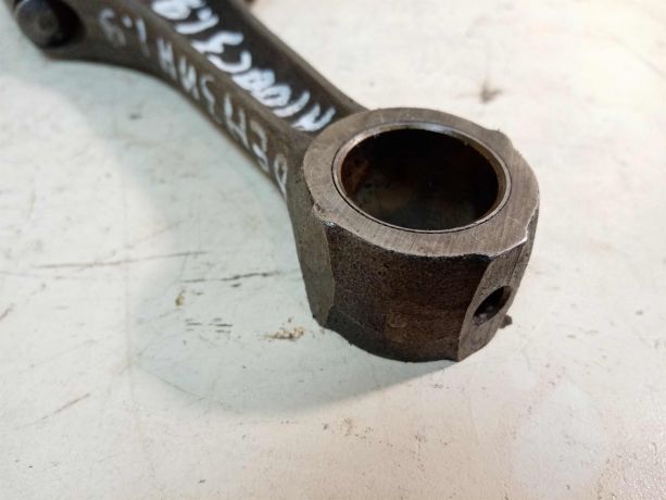 satun-audi-100-c3-19i-wh-art-30398-big-1