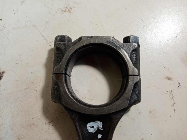 satun-audi-100-c3-19i-wh-art-30398-big-2