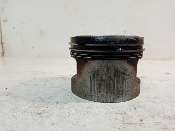 porsen-volkswagen-golf-3-18-aam-razmer-80985-volkswagen-vento-art-31015-big-3