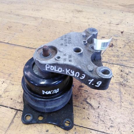 opora-dvigatelia-poduska-kronstein-volkswagen-polo-4-art-32723-big-0