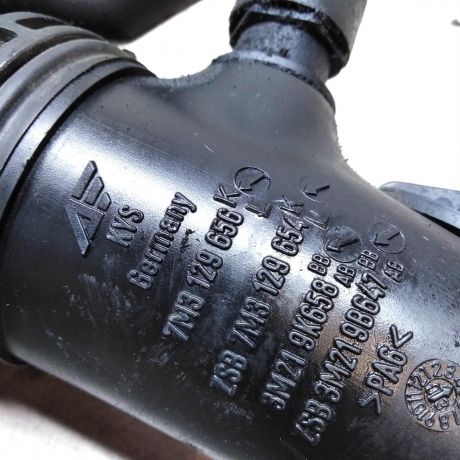 patrubok-vozduxovoda-interkulera-trubka-volkswagen-sharan-19-tdi-azs-auy-art-36233-big-1