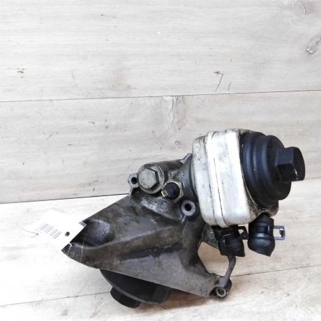 kronstein-maslianogo-filtra-dvigatelia-volkswagen-passat-b5-23-agz-art-38457-big-0