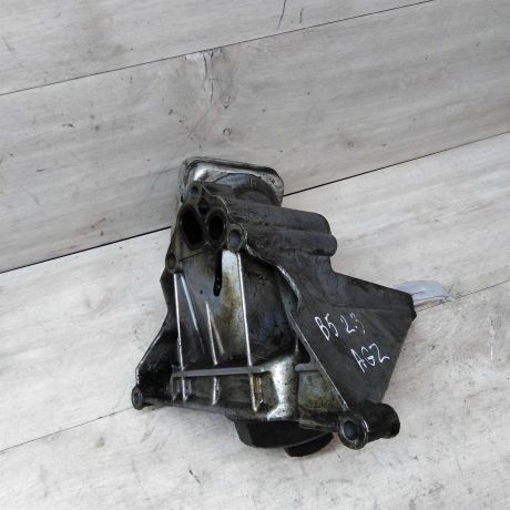 kronstein-maslianogo-filtra-dvigatelia-volkswagen-passat-b5-23-agz-art-38457-big-4