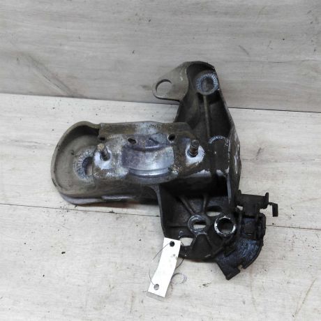 kronstein-krepleniia-dvigatelia-pravyi-volkswagen-passat-b5-gp-art-43002-big-3