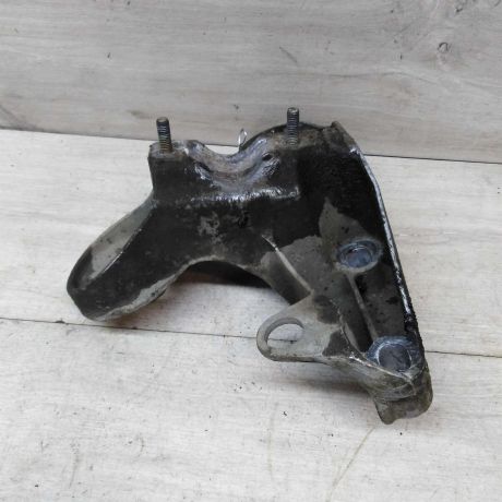 kronstein-krepleniia-dvigatelia-levyi-volkswagen-passat-b5-gp-art-43029-big-1