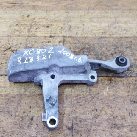 kronstein-krepleniia-dvigatelia-pravyi-volvo-xc90-rest-art-43409-big-0