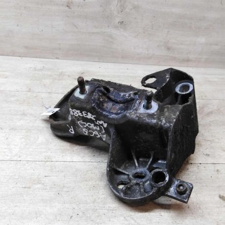 kronstein-krepleniia-dvigatelia-pravyi-volkswagen-passat-b5-audi-a6-c5-art-43682-big-0