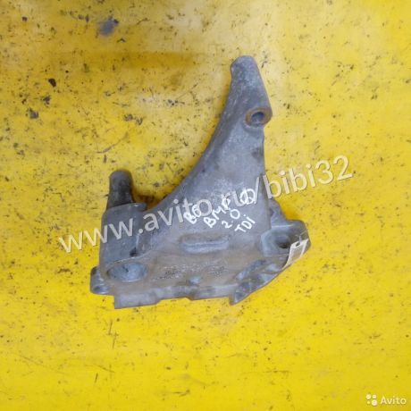 pravyi-kronstein-dvigatelia-volkswagen-passat-b6-20-tdi-bmp-art-44030-big-0