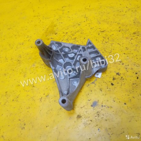 pravyi-kronstein-dvigatelia-volkswagen-passat-b6-20-tdi-bmp-art-44030-big-3