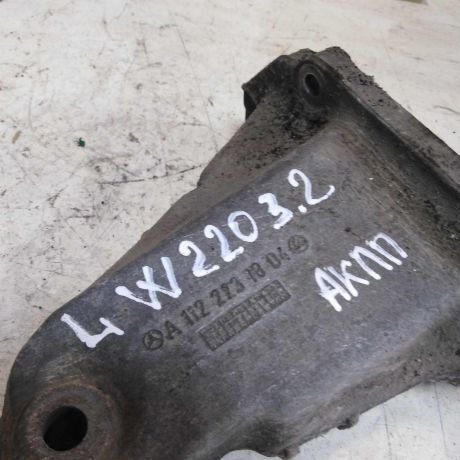 kronstein-krepleniia-dvigatelia-levyi-32i-mercedes-w220-art-44815-big-0