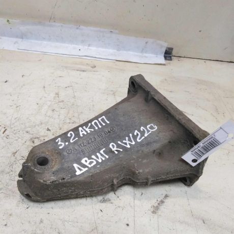 kronstein-krepleniia-dvigatelia-pravyi-32-mercedes-w220-art-44899-big-0