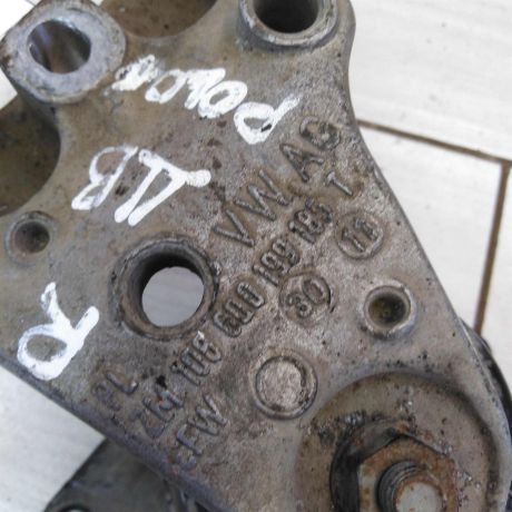 kronstein-dvigatelia-pravyi-opora-volkswagen-polo-sedan-art-49713-big-1