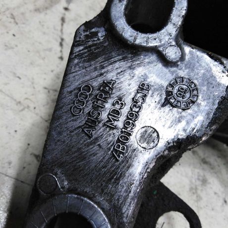 kronstein-dvigatelia-levyi-audi-a6-c5-volkswagen-passat-b5-art-50430-big-3