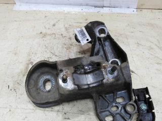 kronstein-dvigatelia-pravyi-audi-a6-c5-do-rest-volkswagen-passat-b5-art-50441