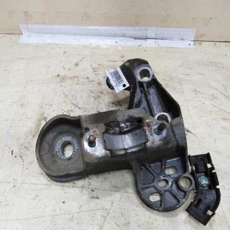 kronstein-dvigatelia-pravyi-audi-a6-c5-do-rest-volkswagen-passat-b5-art-50441-big-0