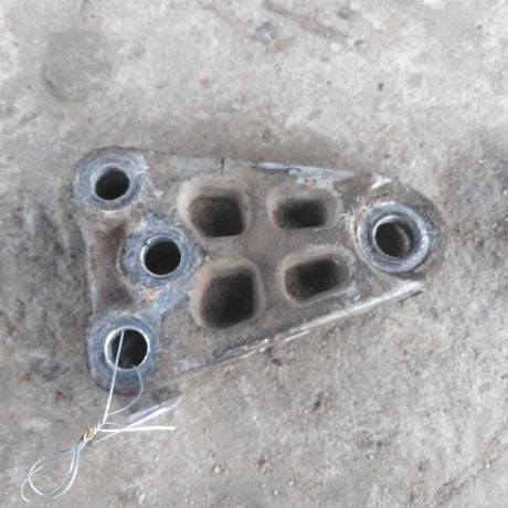 kronstein-dvigatelia-hyundai-elantra-iii-xd-2-art-51346-big-0