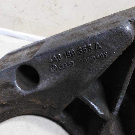 kronstein-dvigatelia-pravyi-audi-a6-c4-audi-100-c4-25-tdi-art-56634-big-4