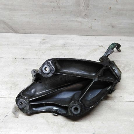 kronstein-levyi-krepleniia-dvigatelia-bmw-x5-ii-e70-do-rest-art-58397-big-0