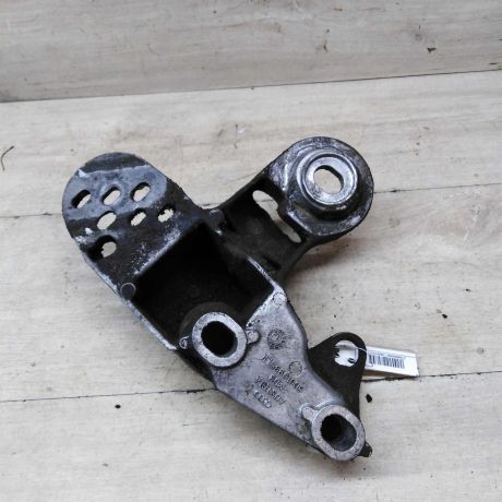 kronstein-krepleniia-dvigatelia-levyi-volkswagen-passat-b5-passat-b5-gp-audi-a6-c5-skoda-superb-audi-a4-b5-art-58886-big-0