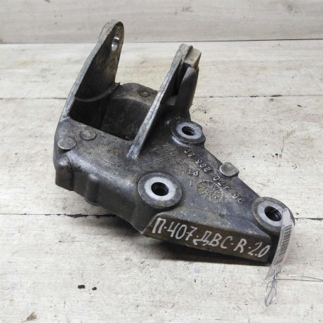 kronstein-krepleniia-dvigatelia-pravyi-peugeot-407-art-62280-big-1