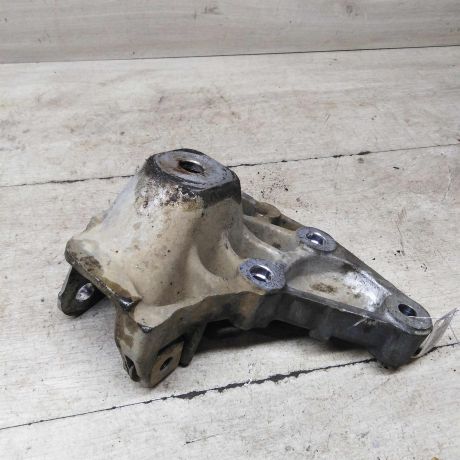 kronstein-krepleniia-dvigatelia-pravyi-peugeot-407-art-62280-big-2