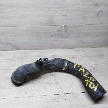 patrubok-vozdusnogo-filtra-toyota-avensis-iii-t27-art-64099-big-0