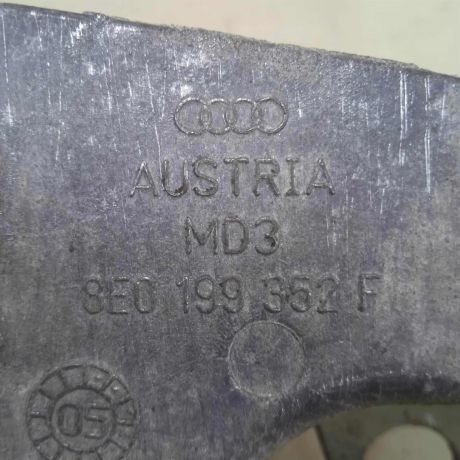 kronstein-dvigatelia-pravyi-skoda-superb-art-64486-big-3