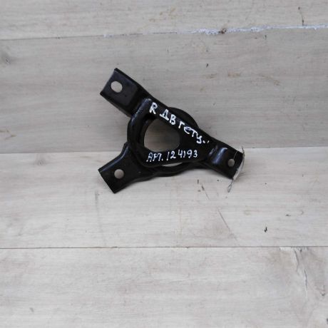 kronstein-dvigatelia-pravyi-hyundai-getz-art-72916-big-0