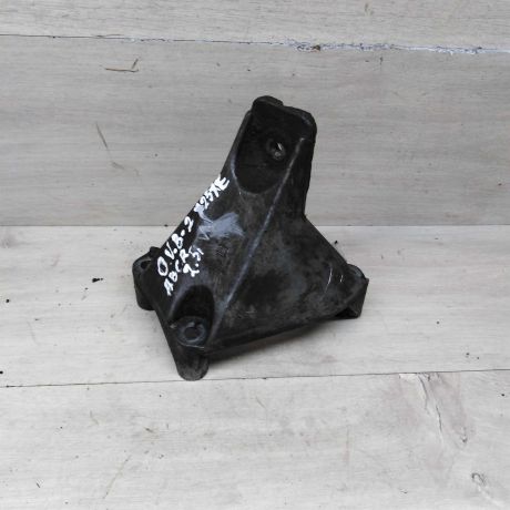 kronstein-krepleniia-dvigatelia-pravyi-opel-vectra-b-art-73956-big-0