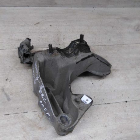 kronstein-dvigatelia-pravyi-audi-a4-b6-audi-a4-b7-art-82723-big-2
