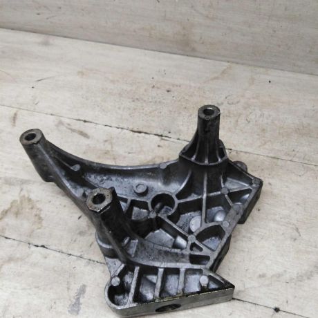 kronstein-krepleniia-dvigatelia-volkswagen-passat-b6-20-tdi-bmr-art-89952-big-1