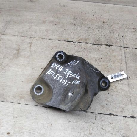 kronstein-dvigatelia-niznii-renault-megane-iii-art-92485-big-0