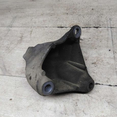 kronstein-dvigatelia-niznii-renault-megane-iii-art-92485-big-1