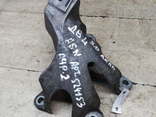 kronstein-krepleniia-dvigatelia-levyi-30-i-audi-a4-b6-art-95203