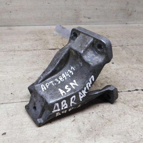 kronstein-dvigatelia-pravyi-audi-a4-b6-art-95209-big-0