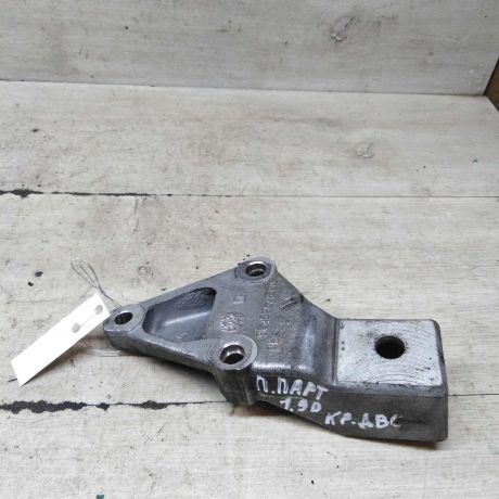 kronstein-krepleniia-dvigatelia-peugeot-partner-i-restailing-art-96332-big-0