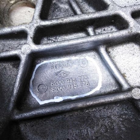 kronstein-krepleniia-dvigatelia-pravyi-renault-symbol-i-art-96788-big-1