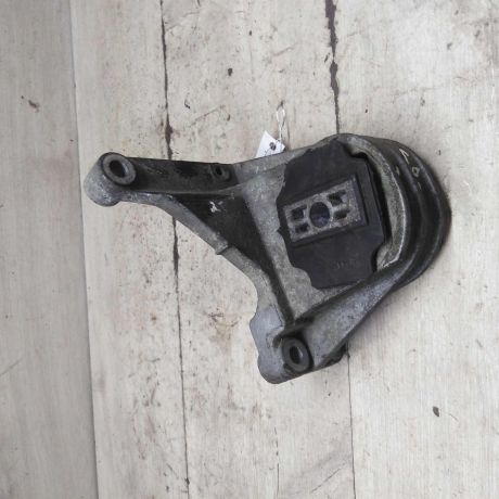 kronstein-dvigatelia-volvo-s80-art-97845-big-0