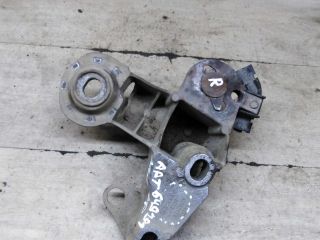 kronstein-dvigatelia-kreplenie-pravyi-volkswagen-passat-b5-volkswagen-passat-b5-gp-audi-a6-c5-art-101204