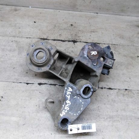 kronstein-dvigatelia-kreplenie-pravyi-volkswagen-passat-b5-volkswagen-passat-b5-gp-audi-a6-c5-art-101204-big-0