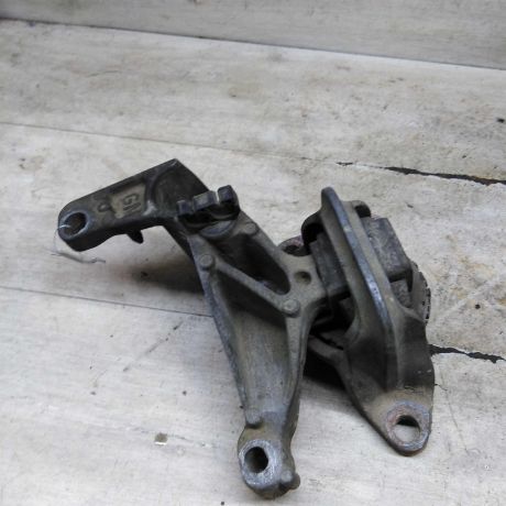 kronstein-krepleniia-dvigatelia-pravyi-opora-renault-fluence-i-art-102434-big-4