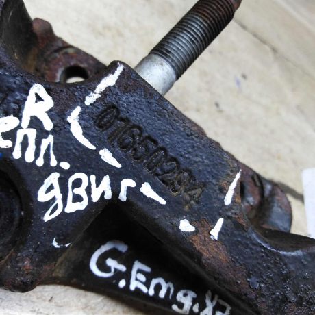 kronstein-dvigatelia-pravyi-geely-emgrand-x7-art-103212-big-1