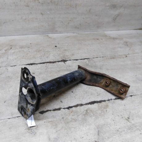 kronstein-krepleniia-zashhity-dvigatelia-levyi-volkswagen-jetta-vi-art-105473-big-0