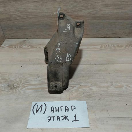 kronstein-dvigatelia-levyi-volkswagen-passat-b5-art-107193-big-3