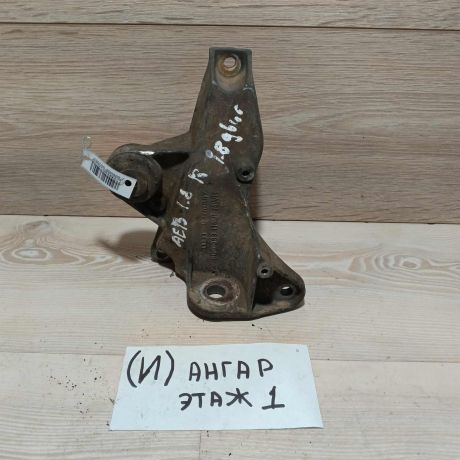 kronstein-dvigatelia-pravyi-volkswagen-passat-b5-art-107194-big-0