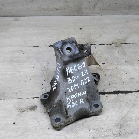 kronstein-krepleniia-dvigatelia-pravyi-audi-a6-c6-art-107441-big-4