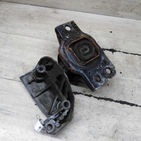 opora-dvigatelia-verxniaia-pravaia-kronstein-renault-megane-ii-art-109195-big-3